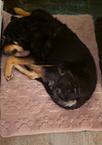 Kuschelfleece Hundedecke 3D Pfötchen rosa