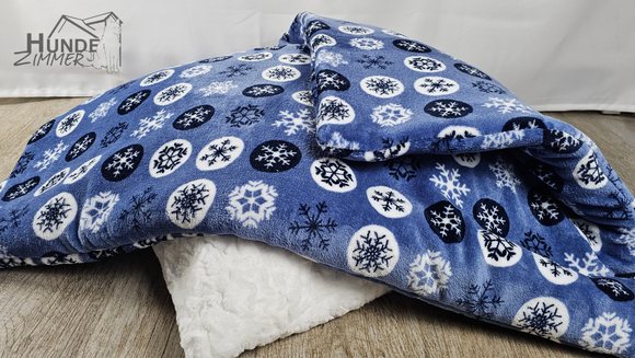 Kuschelfleece Hundedecke Winterzauber/blau ca. 50x70cm - Limited Edition
